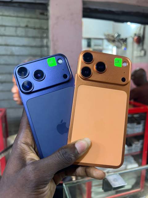 IPhone 17 pro max Dubai Android version